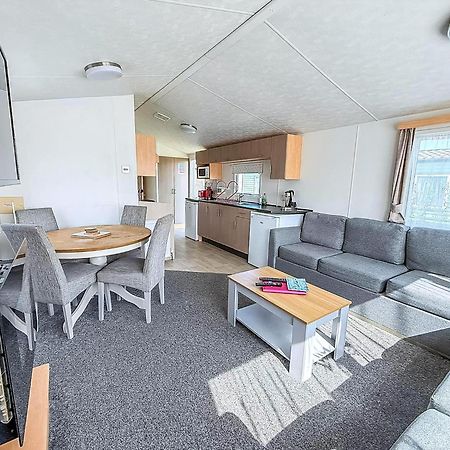 6 Berth Staycation Caravan Nearby Clacton-On-Sea In Essex Ref 26254E Eksteriør billede