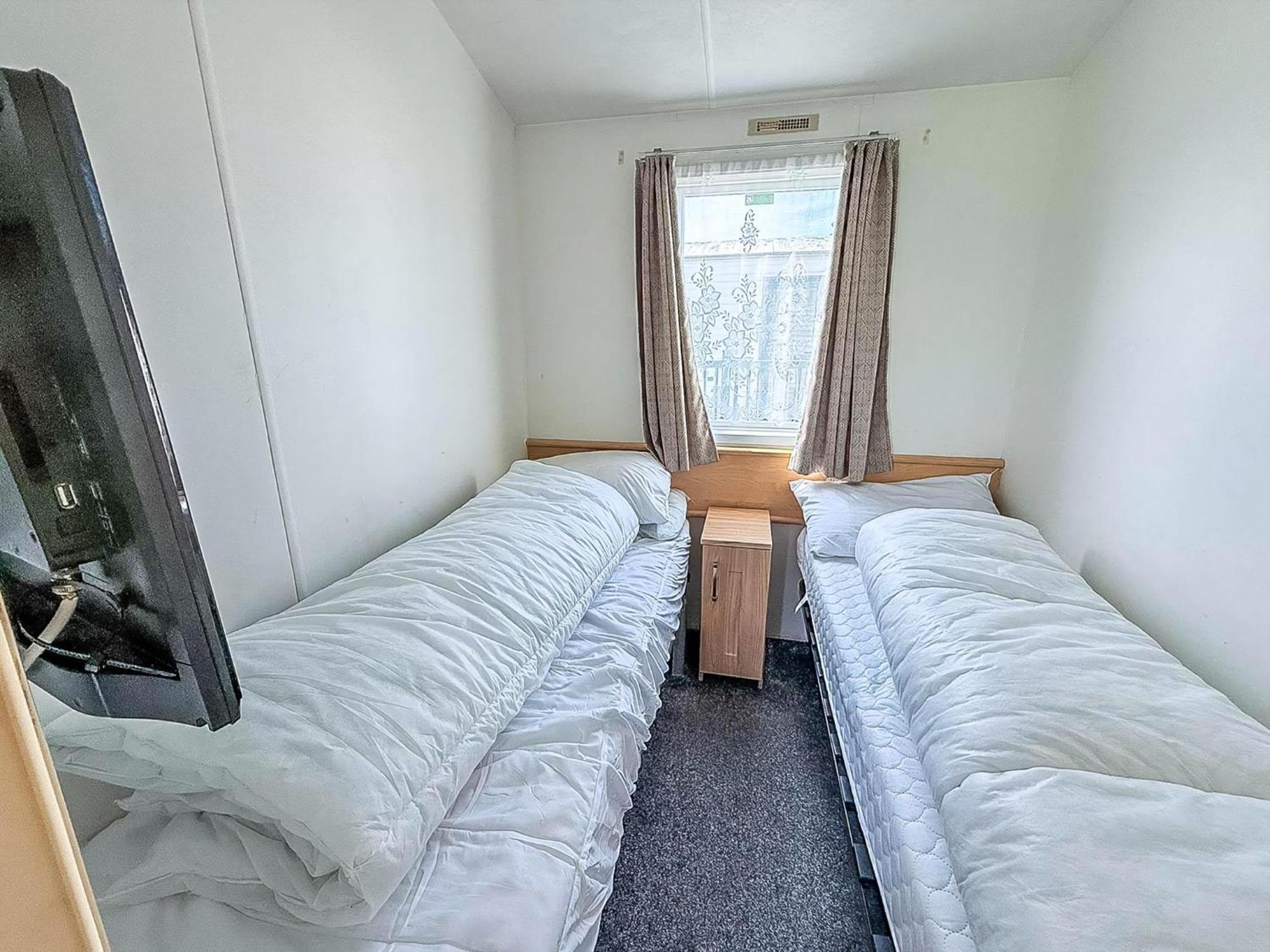 6 Berth Staycation Caravan Nearby Clacton-On-Sea In Essex Ref 26254E Eksteriør billede